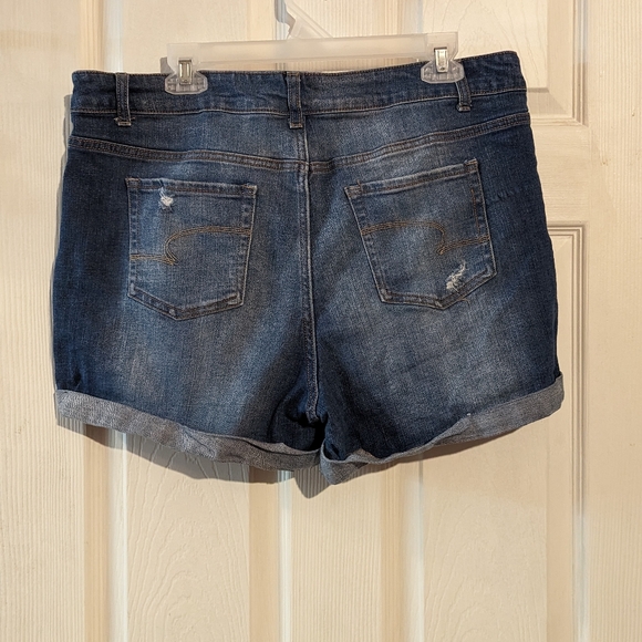 Mis Rise Denim Shorts - Picture 2 of 4